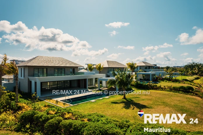 5-Bedroom Villa | Mont Choisy, Grand Baie Exclusive golf-front villa in a prestigious estate on the