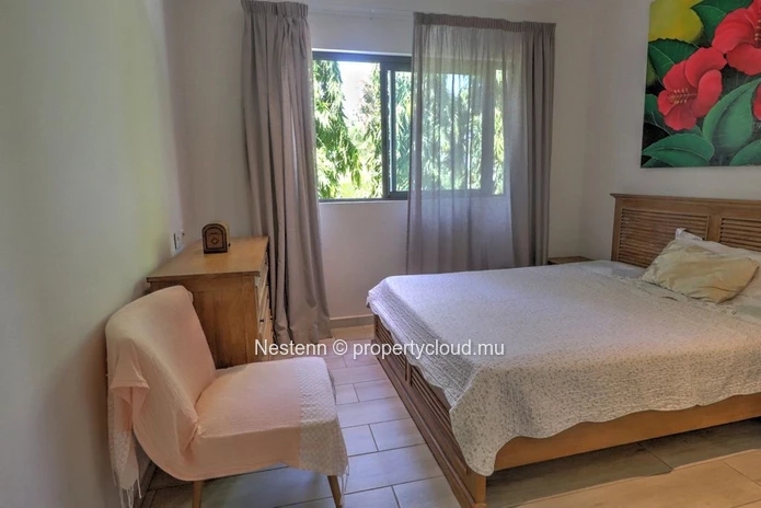 Bright 3-bed apartment with spacious jacuzzi in a residence