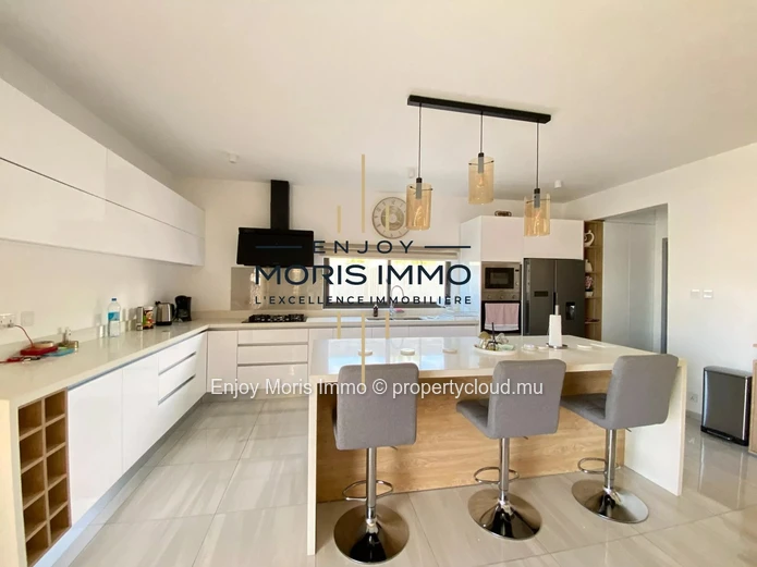 Modern villa for rent in Grand Baie – Mauritius | 200 m² | 3 bedrooms | Private pool