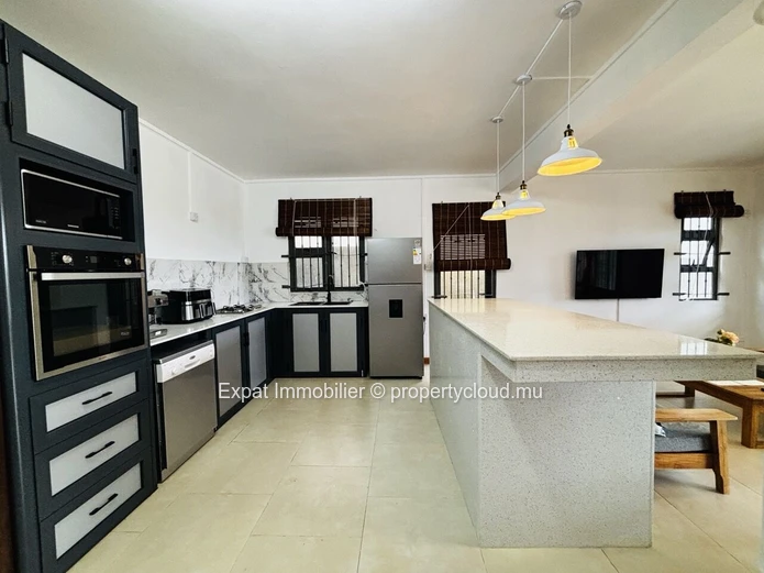 3-Bedroom Duplex With Stone Swimming Pool And Rooftop Terrace In Pereybere 