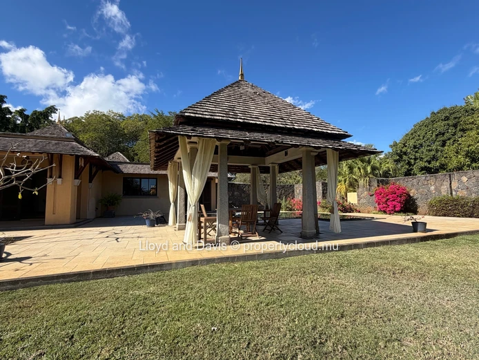Villa meublée avec piscine au cœur de Tamarina Golf Estate