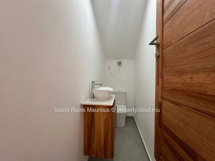 À vendre : belle maison de trois chambres avec piscine à Cap Malheureux.