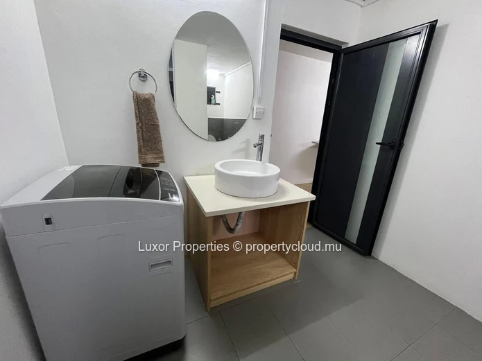 Appartement moderne de 2 chambres à louer à long terme – Flic en Flac