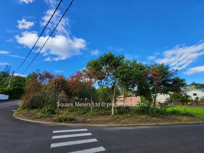 Terrain résidentiel de 837 m² à vendre à La Réunion (Mandat exclusif)