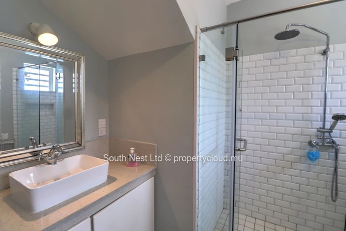 4-bed family house in a prestigious estate.