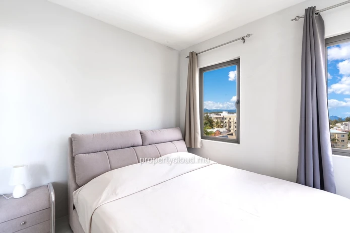 À vendre appartement 3 chambres au dernier étage avec jacuzzi et vue dégagée Flic en Flac ile Maurice vue imprenable ...