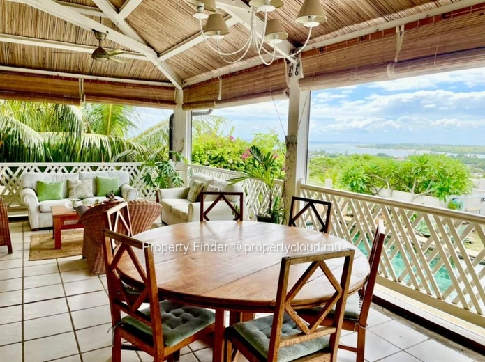 Luxury 5-Bedroom Villa  – Infinity Pool, Lagoon Views & Refined Island Living