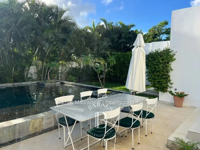 BAIN BŒUF – Villa Exclusive au Cœur d’un Jardin Tropical Luxuriant – 2 Chambres