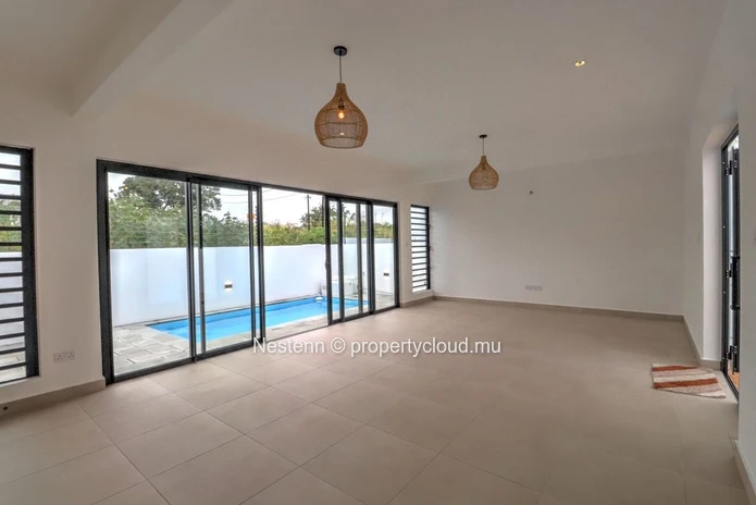 Maison moderne neuve avec piscine à Grand Baie