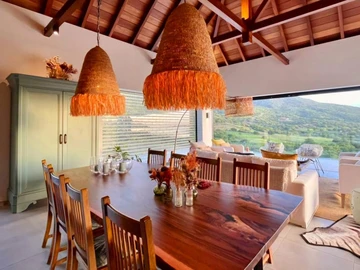 5 Bedroom Villa