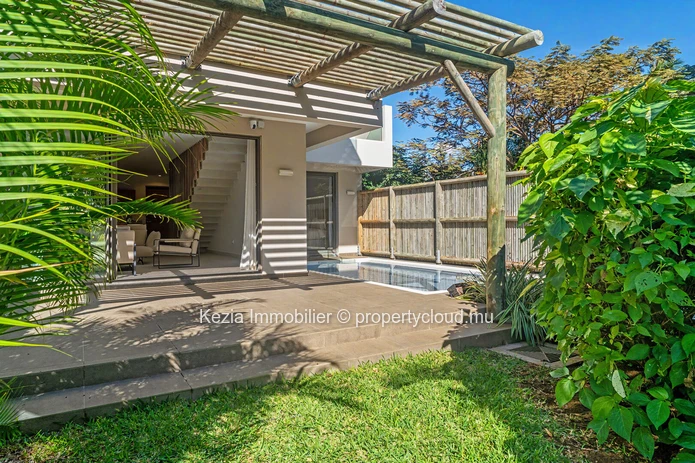 Contemporary Duplex Facing The Barachois