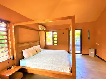 4 Bedroom Villa