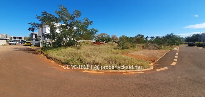 8.33 Perches Residential Land for Sale – Royal Park, Balaclava 