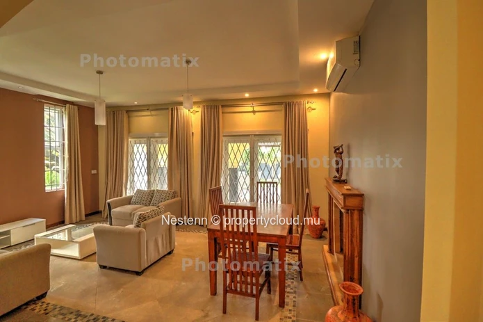 Sophisticated villa  of 418m2 with lush garden, pool & scenic terraces