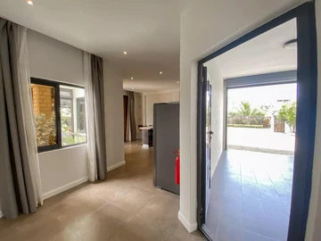 5 Bedroom Villa