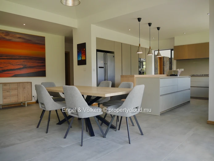 Exceptional Contemporary Villa for Sale in the Heart of Moka