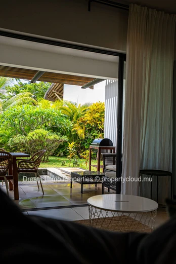 Spacious 3-bedroom duplex with private pool and riverfront garden in Black River – Mauritius