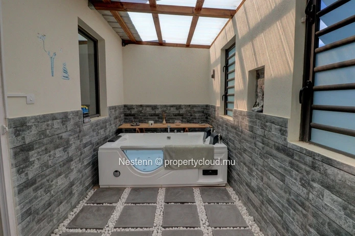 Elegance and Comfort in a Prime Location