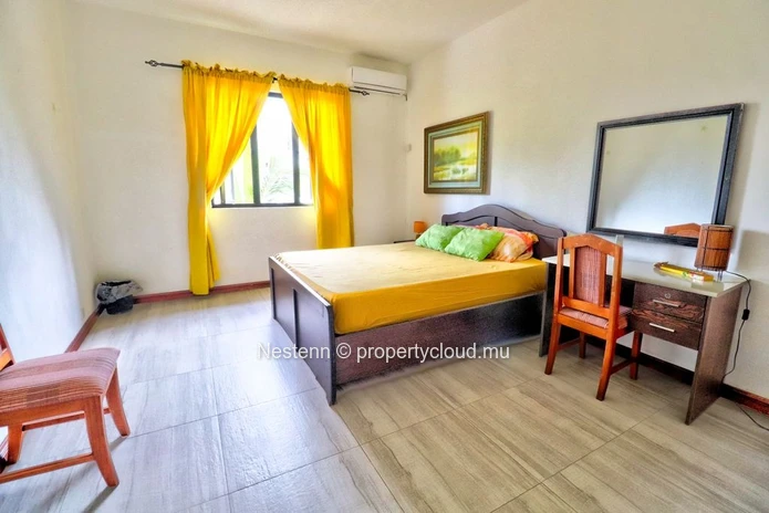 Elegant 3-bedroom duplex with private pool 