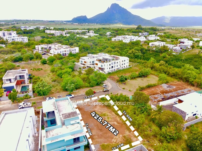 Terrain 425,77 m² à Flic-en-Flac — Vue montagne