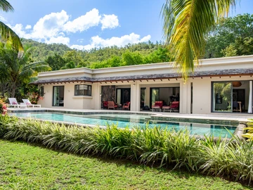 4 Bedroom Villa