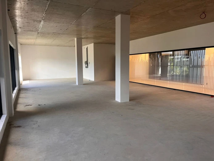 Bureau non meublé de 136 m² à louer – The Strand, Beau Plan
