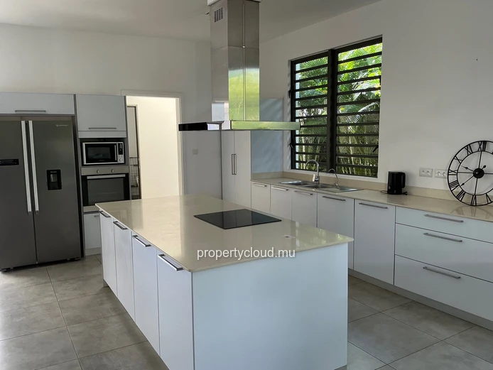 FOR RENT, Luxury 3-bedroom villa in Bois Chandelle, Grand Baie, Mauritius