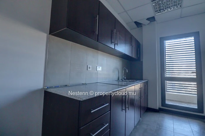 Modern Office Space for Rent – 302.20 m²