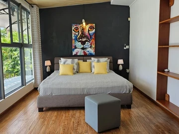 7 Bedroom House