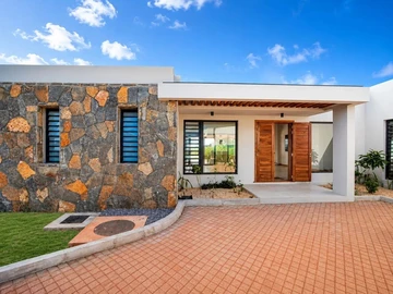4 Bedroom Villa