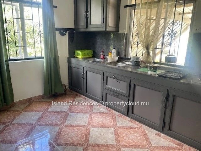 Appartement meublé de 3 chambres avec une grande terrasse couverte
