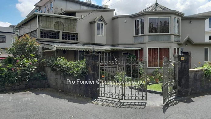 Maison à vendre à Curepipe - Dans un bon quartier !!