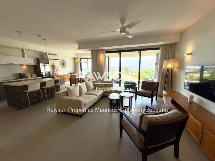 À vendre – Duplex moderne avec vue mer et montagne à Tamarin 
