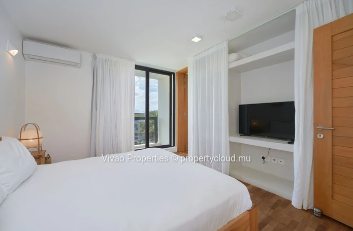 Luxury Penthouse with Stunning Views and Amenities in Mon Choisy - 158m², 3 en-suite Bedrooms, Communal Pool - 525 000€!