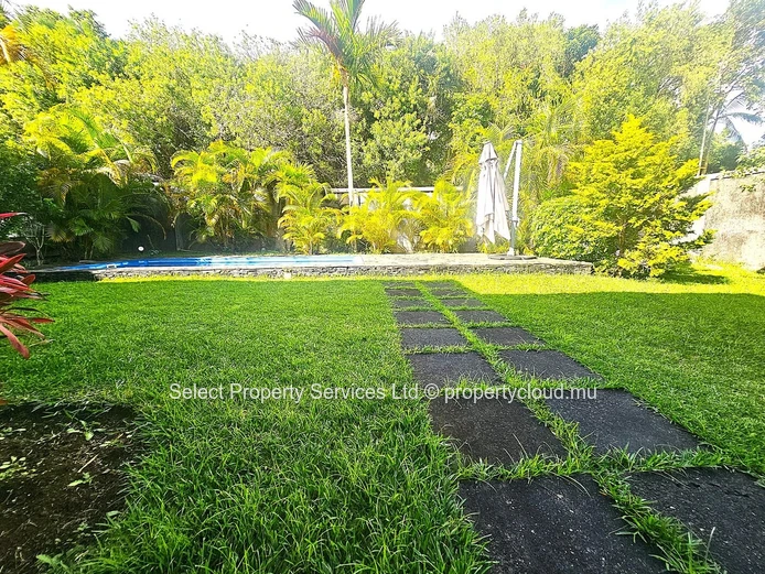 Charming spacious 4 Bedroom House for Sale in Floreal