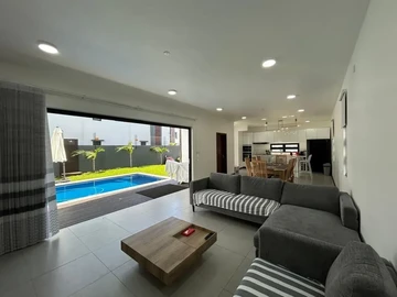 4 Bedroom Villa