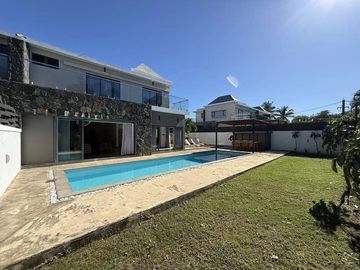 4 Bedroom Villa