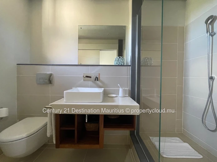 Appartement d’exception en marina avec vue imprenable sur les montagnes
