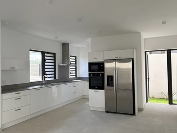 4 Bedroom Villa