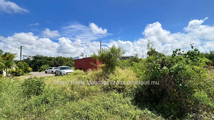 À VENDRE – Terrain Résidentiel de 300 m² à Péreybère