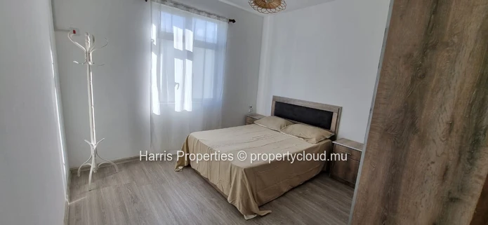 Nouveau duplex moderne à louer dans une résidence sécurisée avec piscine partagée à Pereybère