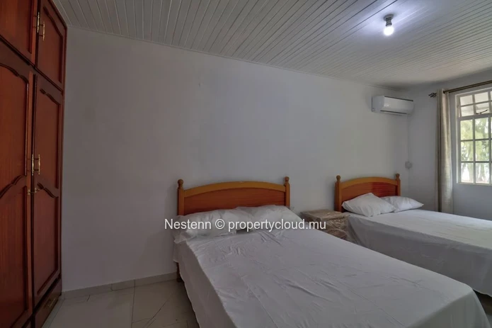 Charmante maison de 3 chambres avec vue sur la plage, sur la route côtière