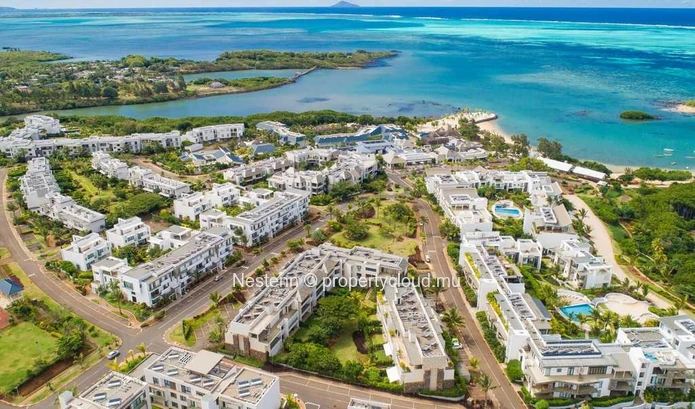 4-bedroom penthouse with seaview