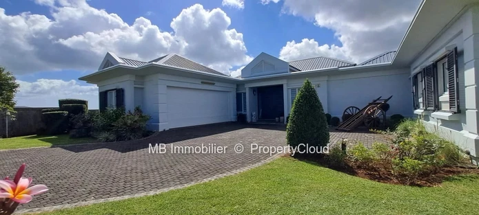 Villa for sale.
