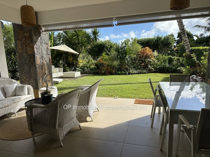 Appartement IRS 3 chambres avec piscine à vendre à Roches Noires