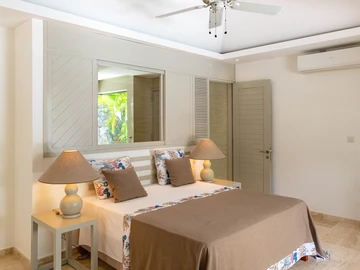 5 Bedroom Villa