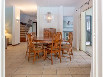 5 Bedroom Villa