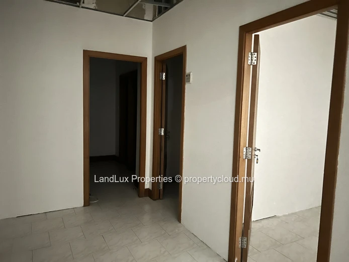 Espace bureau  à louer à Quatre Bornes