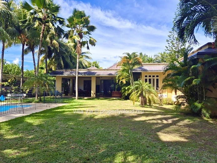 Bain Boeuf - Grande maison de 4 chambres avec piscine et jardin