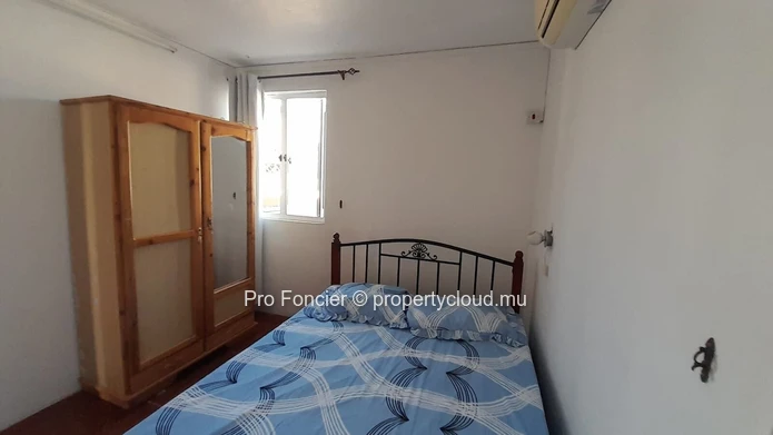 Apartment for rent in flic-en-flac - 2nd floor with sea and mountain views.